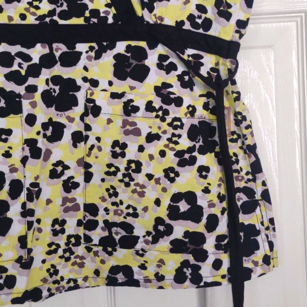 Koi scrub top - Picture 4 of 8